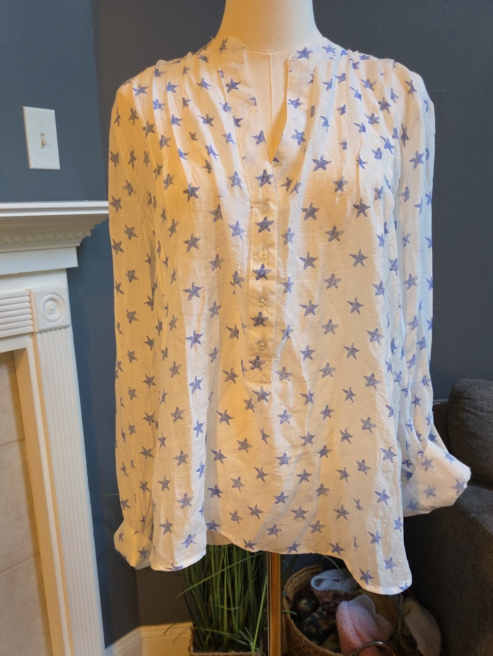 Lightweight White Star-Print Tunic Blouse
